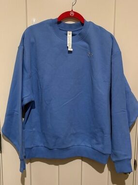 ALO Yoga Crystal Clear Blue Crewneck Sweatshirt